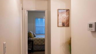 Madrona's Guesthouse- Convenient location, pet friendly - Foto 5