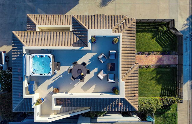 Sunset Serenity by Avantstay Rooftop w/ Hot Tub & Fire Pit, 3 Blocks to Beach! - Foto 7