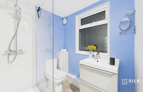 Refurbished 4-Bed, Open-Plan Living, Sleeps 10 - Foto 74