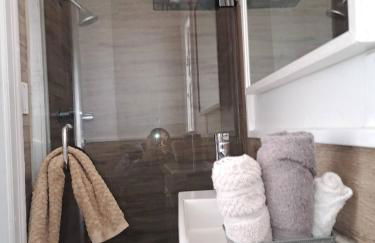 Amazing 3 bedrooms with 3 bedroom apt in the center of Beverly Hills - Foto 12