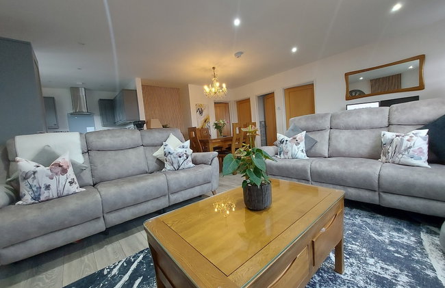 Meadow View Apartments are 2 and 3 bedroomed with private parking - Foto 75