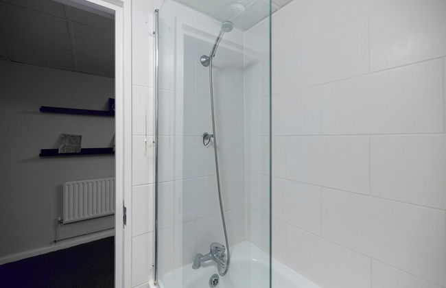 Deluxe Room 06 - Louise House Summer Youth Accommodation - Photo 3