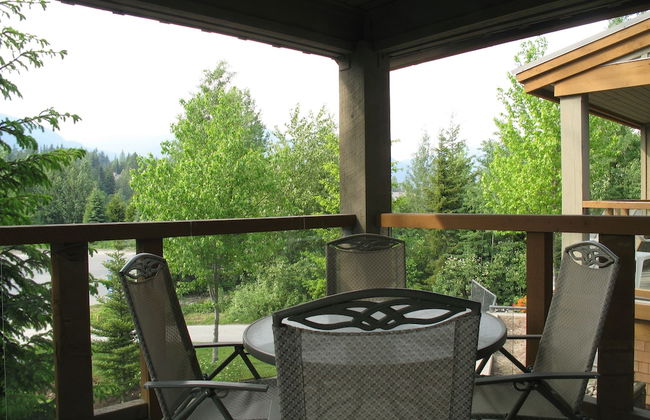 Glacier's Reach by Whistler Retreats - Photo 41