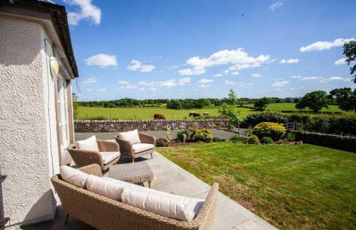 Stunning 4 Bedroom Farmhouse - Foto 47