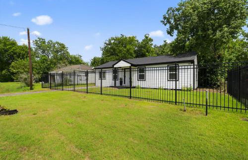 Stylish and Cozy 4BR Home in Houston, Sleeps 9 - Foto 3