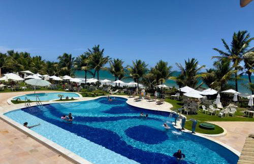 Flat Guarajuba 4 quartos térreo à Beira Mar - pé na areia - governança com arrumadeira e Wi Fi inclusos - Foto 2