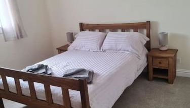 Modern 3 Bedroom Property centrally based - Foto 3