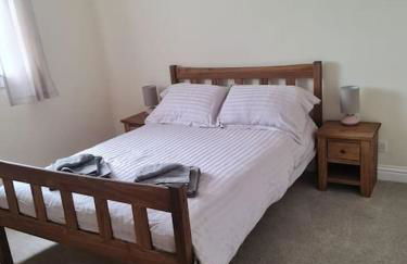 Modern 3 Bedroom Property centrally based - Foto 3