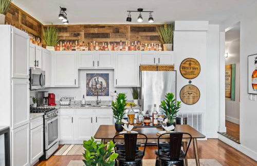 Classic Louisville Home with Contemporary Upgrades - Foto 3