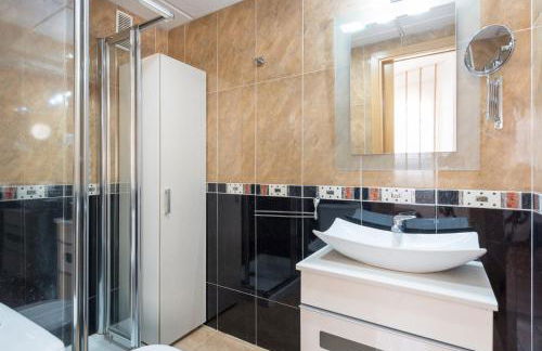 LU&CIA City Centre Victoria 6 - Photo 25