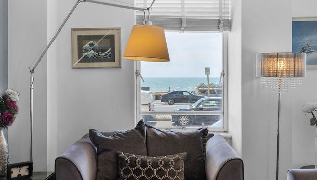 Deco Seafront - Seafront Apartment - Sleeps up to 6 - Foto 3, Habitación