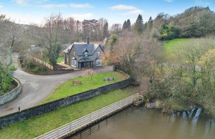 3 Bed in Neath oc-p34366 - Foto 1