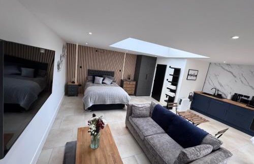 The Hide Away By The Garden Spa Stays - Hot Tub - Foto 11