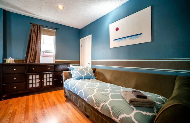 Cannabis Castle Historic Home in Baker District - Foto 3