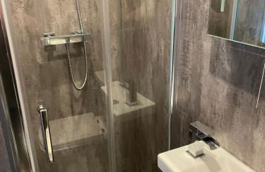 Berwyn Lodge with private hot tub - Foto 15