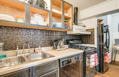 College Station Getaway with Hot Tub and Courtyard! - Photo 9