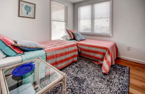 Recently Renovated LBI Apt with Deck on Beach Block! - Foto 16