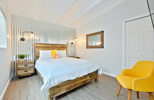 Shores Perfection - Spa, AC, Pet Friendly, Parking, Fire Pit & Massive Private Yard! - Foto 65