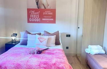 Pretty Pink Posh Penthouse - Foto 29