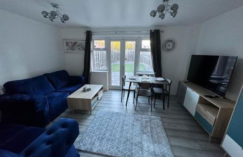 Spacious & Lovely 4 Bedroom Home in Manchester - Foto 20