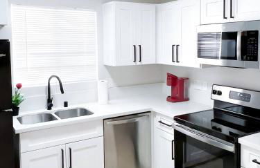 Vegas Hideaway with Jacuzzi & Pool by Strip - Foto 38