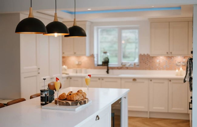 Luxury Langtoft Stud - Sleeps 10 - Photo 12