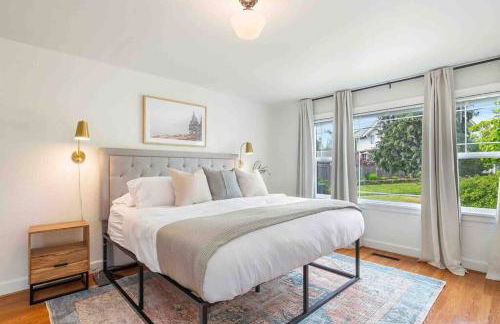 Spacious Retreat with guest house, game room, parking in N Tacoma - Foto 40