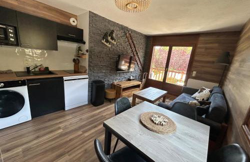 Appartement rénové au pied des pistes avec piscine, sauna, linge inclus et animaux acceptés - Foto 38