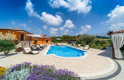 Villa GioAn - max 18, Private Playground and Sea View - Foto 8