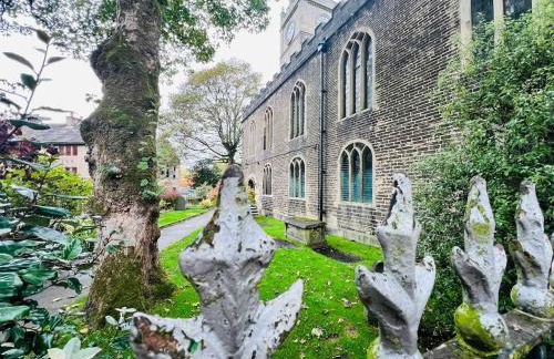Old Betting Shop for 3 & Furry Friend - Photo 51