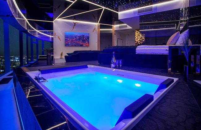 Apartments in Sky Tower with Bathtub near the window - Photo 48