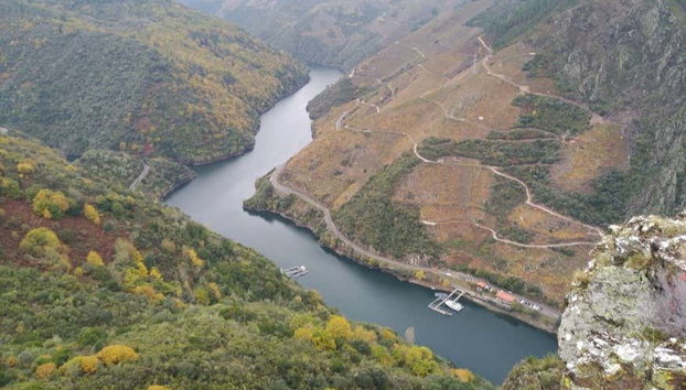 Escursione alla Ribeira Sacra e Allariz - Foto 2, Panoramica del fiume Sil tra le montagne