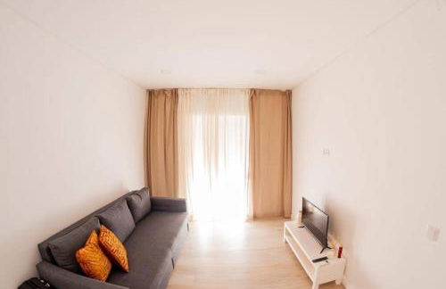 Bright and modern flat with air-con and free parking - Foto 12
