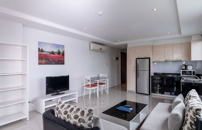 Jomtien Beach Penthouses - Photo 48