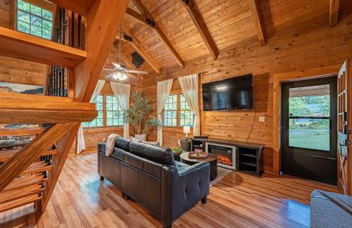 Log Cabin with Hot Tub, Game Room-10 min to NRG - Foto 7