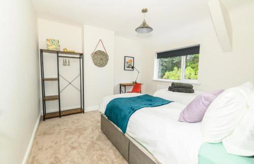 Stylish 3 Bed House Near Hospital, Racecourse, Free Parking - Foto 7