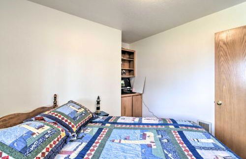 Pet-Friendly Ocean Park Home with Decks and View! - Foto 23