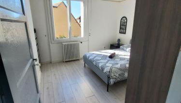 Maison au pied du château - Foto 2, wardrobe