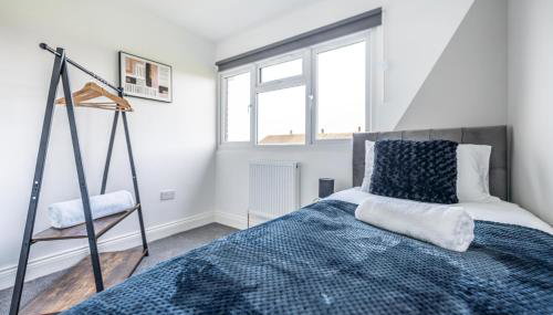 Charming 3 Bedroom Home with WiFi -Ideal for Relocation-Near M25, Free Parking - Foto 4