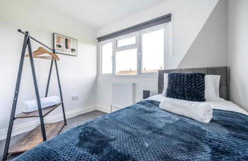 Elegant Bedroom -Near M25, Free Parking , Free WiFi - Foto 7