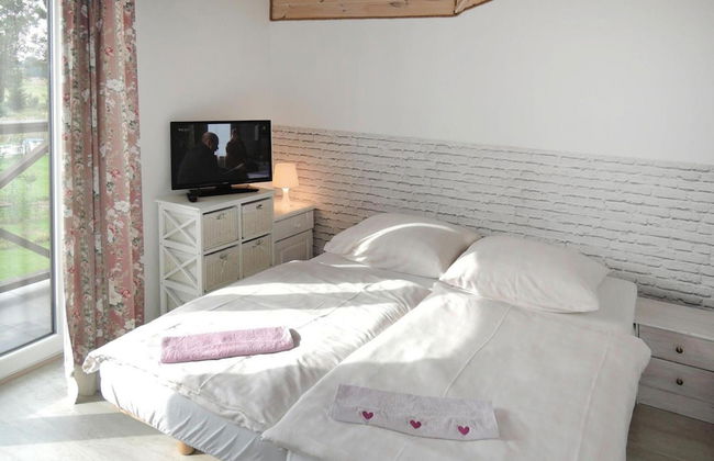 Villa in Troszyn by Lake With Natural Beach - Photo 2