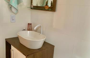 Chalé com Jacuzzi Vista do Lago - Foto 17