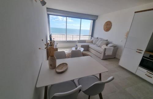 Superbe Studio Rénové les pieds dans l'eau! - Foto 4