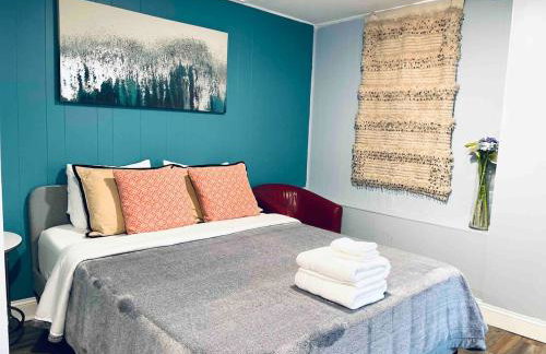 Rittenhouse Square close by Kimmel Center Suite - Photo 1