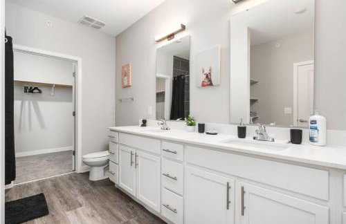 Serene 1BR Perfect Indy Stay - Foto 28