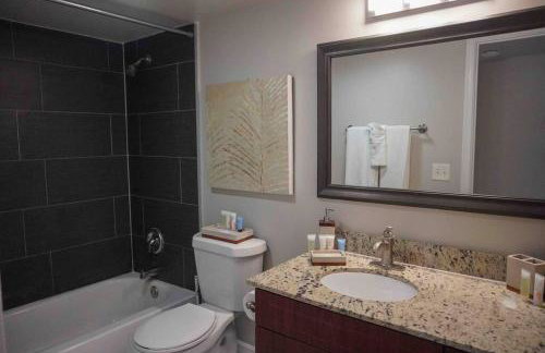 Comforts of Home in Updated Condo by the Beach - Foto 25