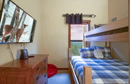 3 bedroom, 2 Full Baths, Slope Side Outdoor Hot Tubs on Site Ski Lift overlook - Foto 22