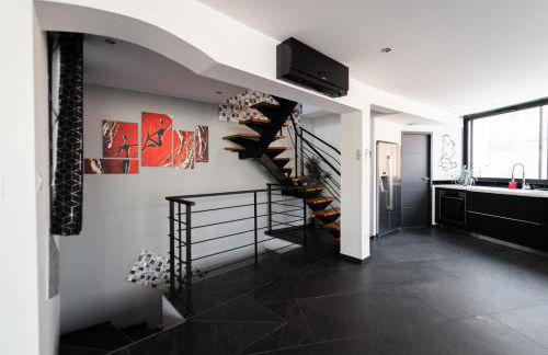 Loft 150 m2 Jacuzzi, Sauna et Massage - Photo 25