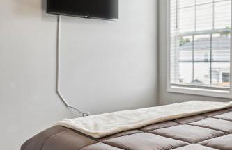 Family-Friendly 4BR Home with BBQ & Free Parking - Foto 38