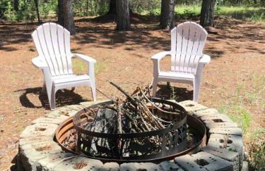 Woodsy and Private- Rustic Cabin - Foto 5